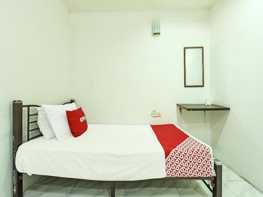 Oyo 90643 Gks Hotel 芙蓉 外观 照片