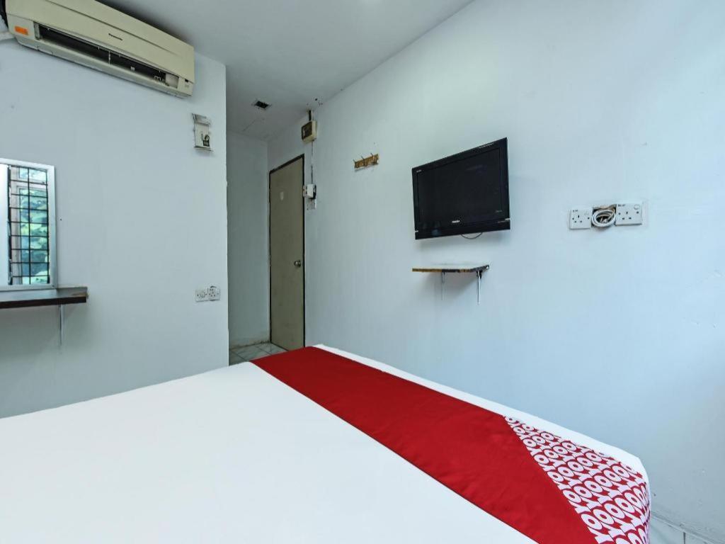 Oyo 90643 Gks Hotel 芙蓉 外观 照片