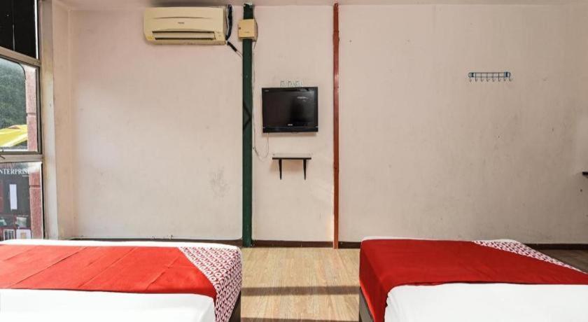Oyo 90643 Gks Hotel 芙蓉 外观 照片