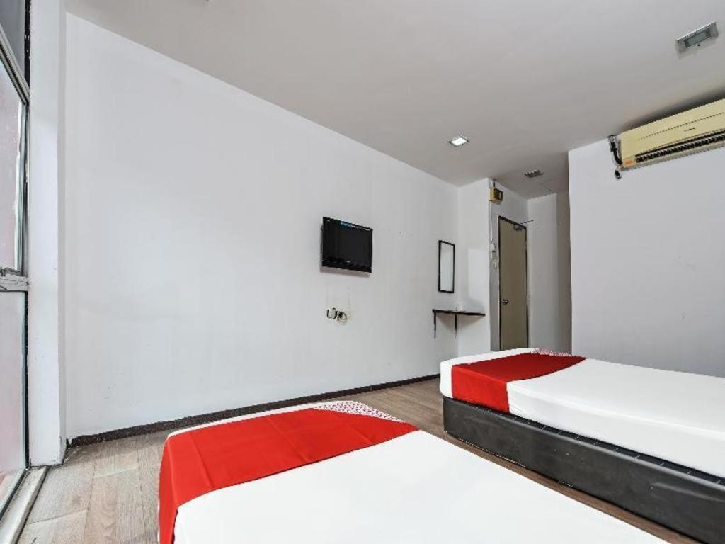 Oyo 90643 Gks Hotel 芙蓉 外观 照片