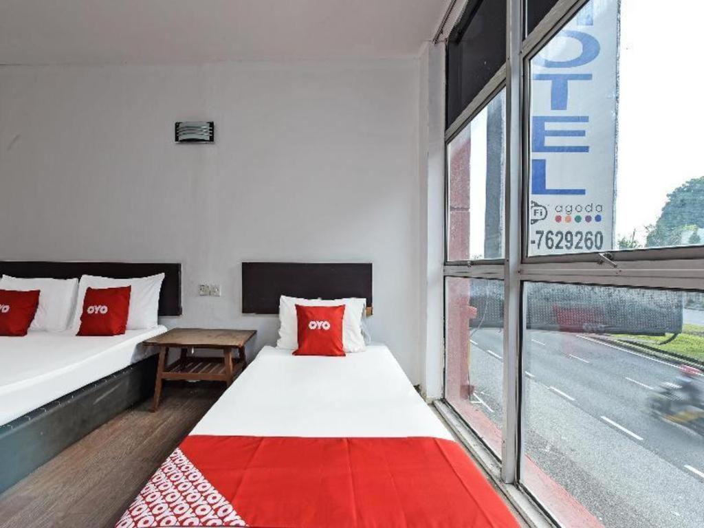 Oyo 90643 Gks Hotel 芙蓉 外观 照片